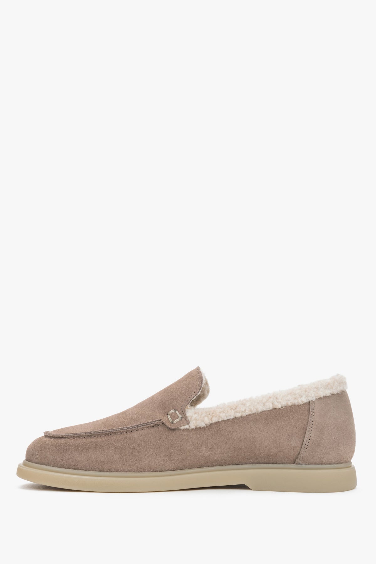 Flaches Seitenprofil der gefütterten Damen-Halbschuhe im Taupe-Ton
