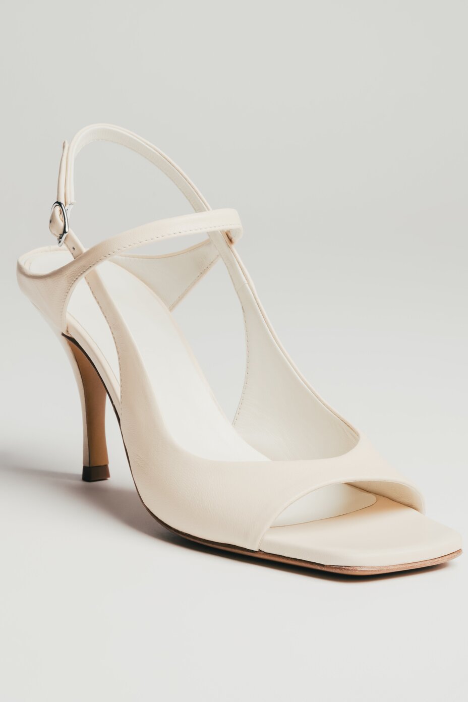 Hellbeige Damen-Sandaletten aus italienischem Premium-Leder von Guglielmo Rotta