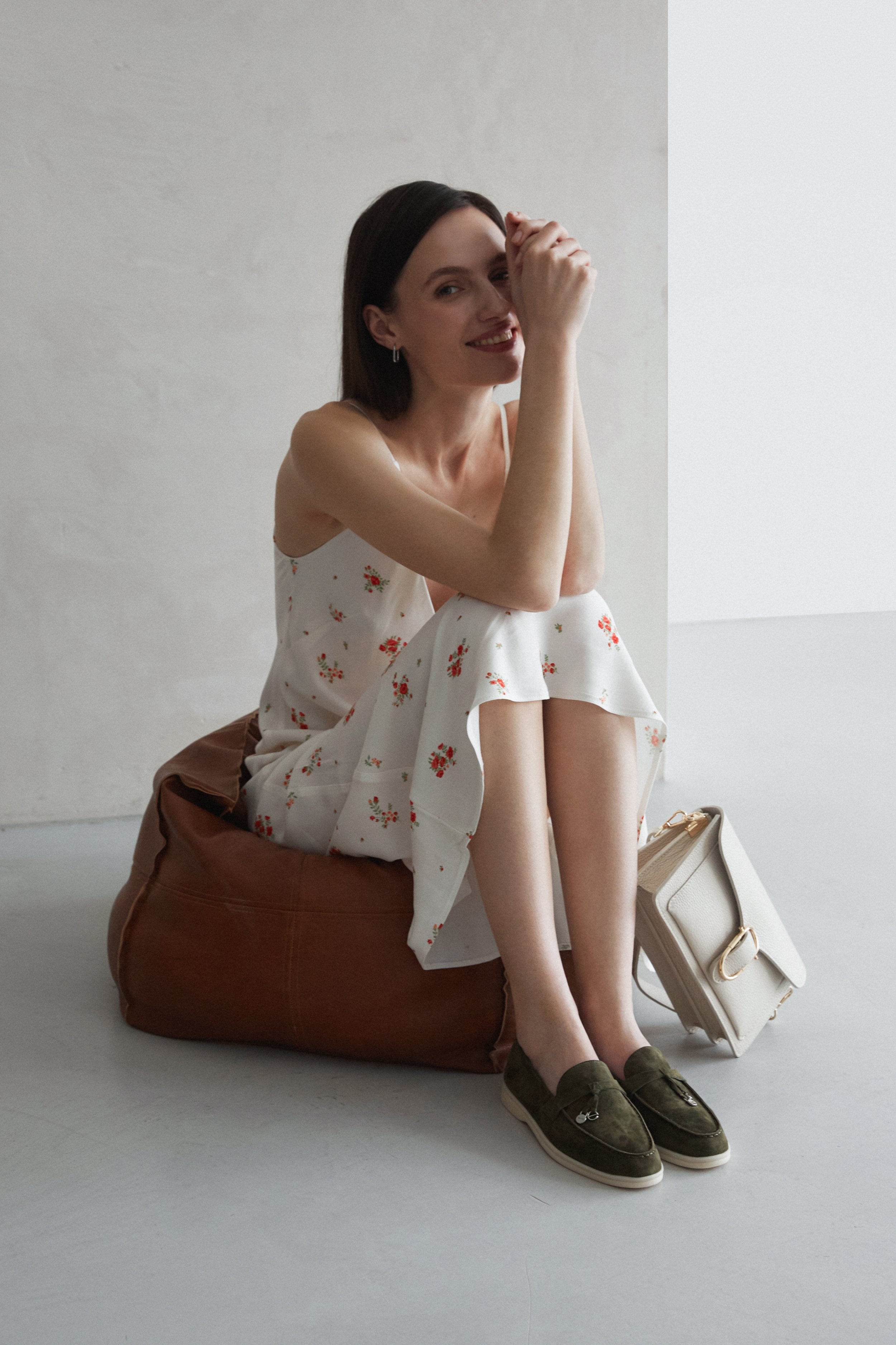 Hellbeige Damen-Schultertasche aus 100% italienischem Premium-Naturleder.