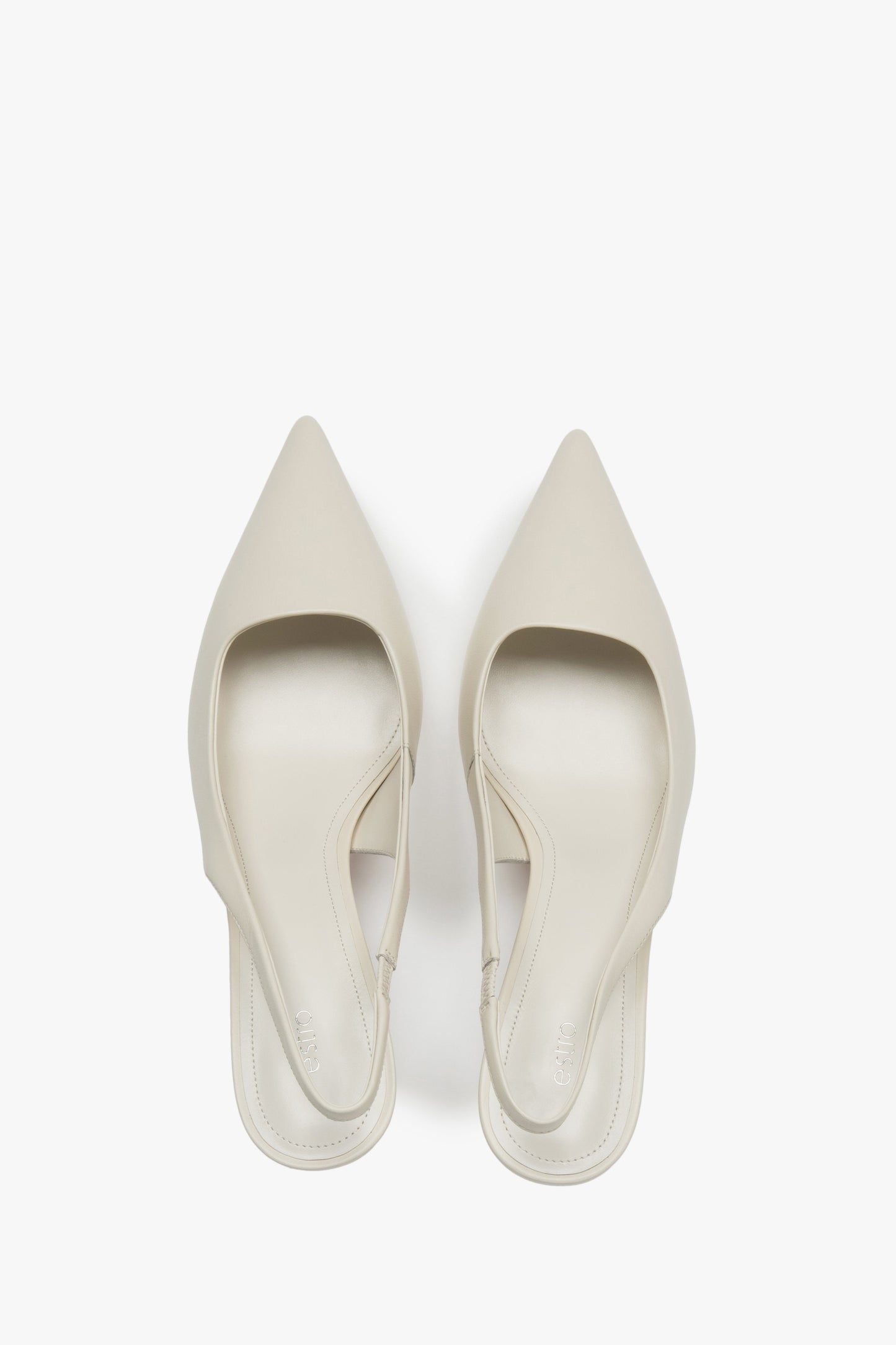 Seitliche Ansicht von beigen Slingback-Pumps mit Absatz Estro ER00116973