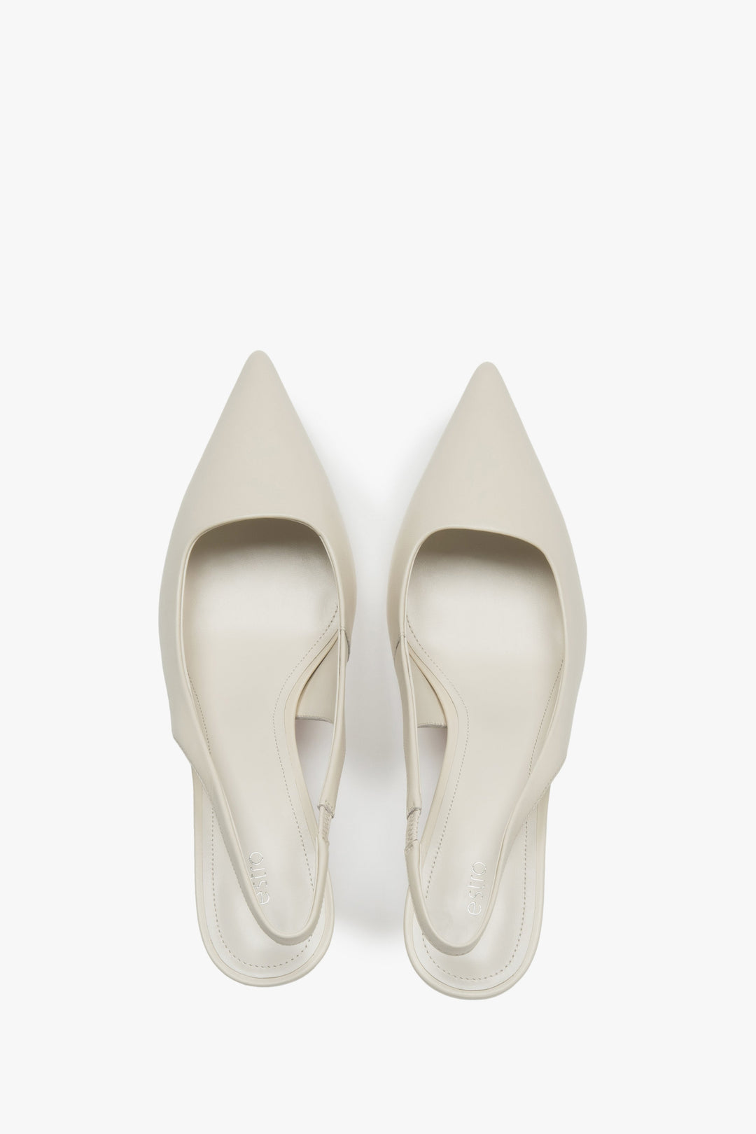 Seitliche Ansicht von beigen Slingback-Pumps mit Absatz Estro ER00116973