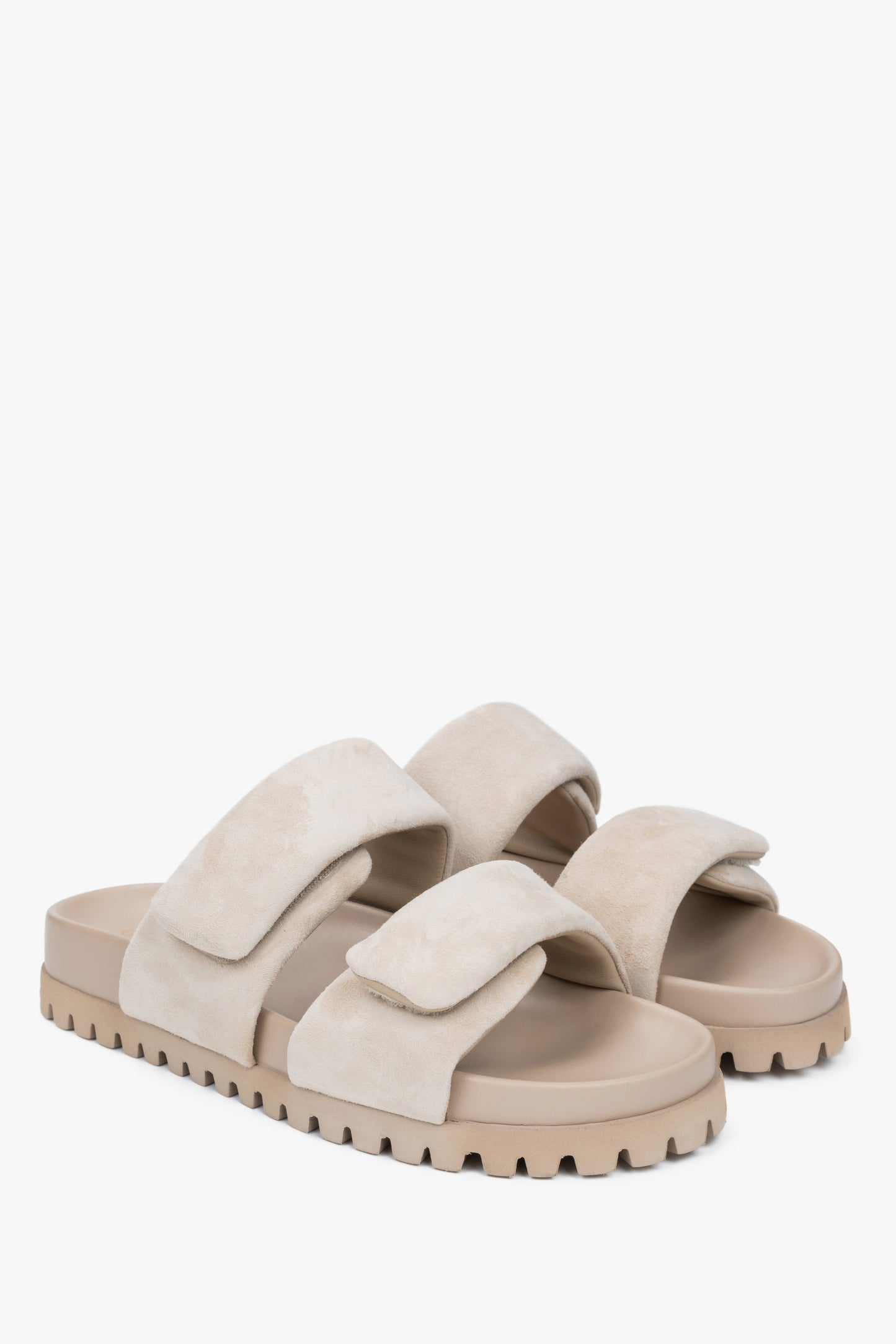 Bequeme Sommerschuhe mit weichen Riemen Estro ER00116944