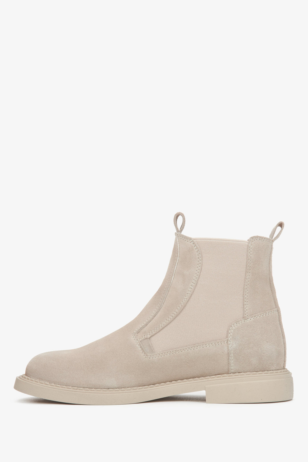 Estro Damen-Chelsea-Boots in Hellbeige aus echtem italienischem Velours – Seitenansicht des Schuhs.