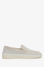 Hellbeiger Damen-Loafer aus edlem italienischem Velours Estro ER00114886.