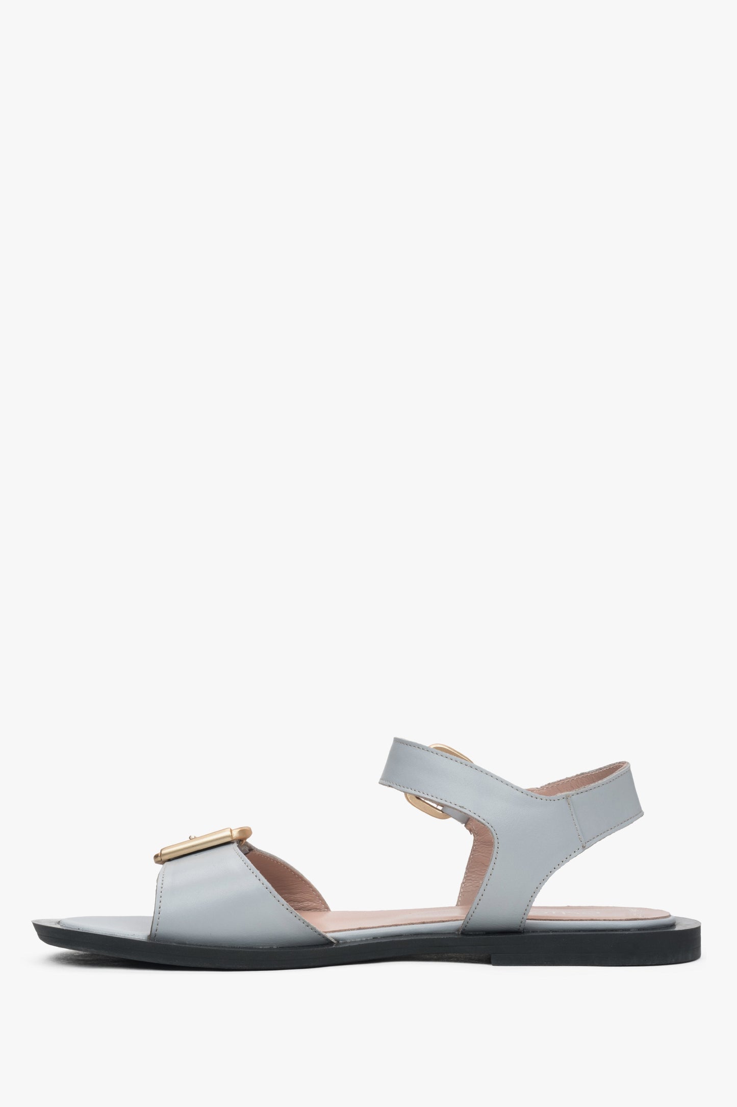 Bequeme Damen-Sandalen von Estro in Hellblau, aus Leder gefertigt und mit flachem Absatz – perfekt für den Alltag.