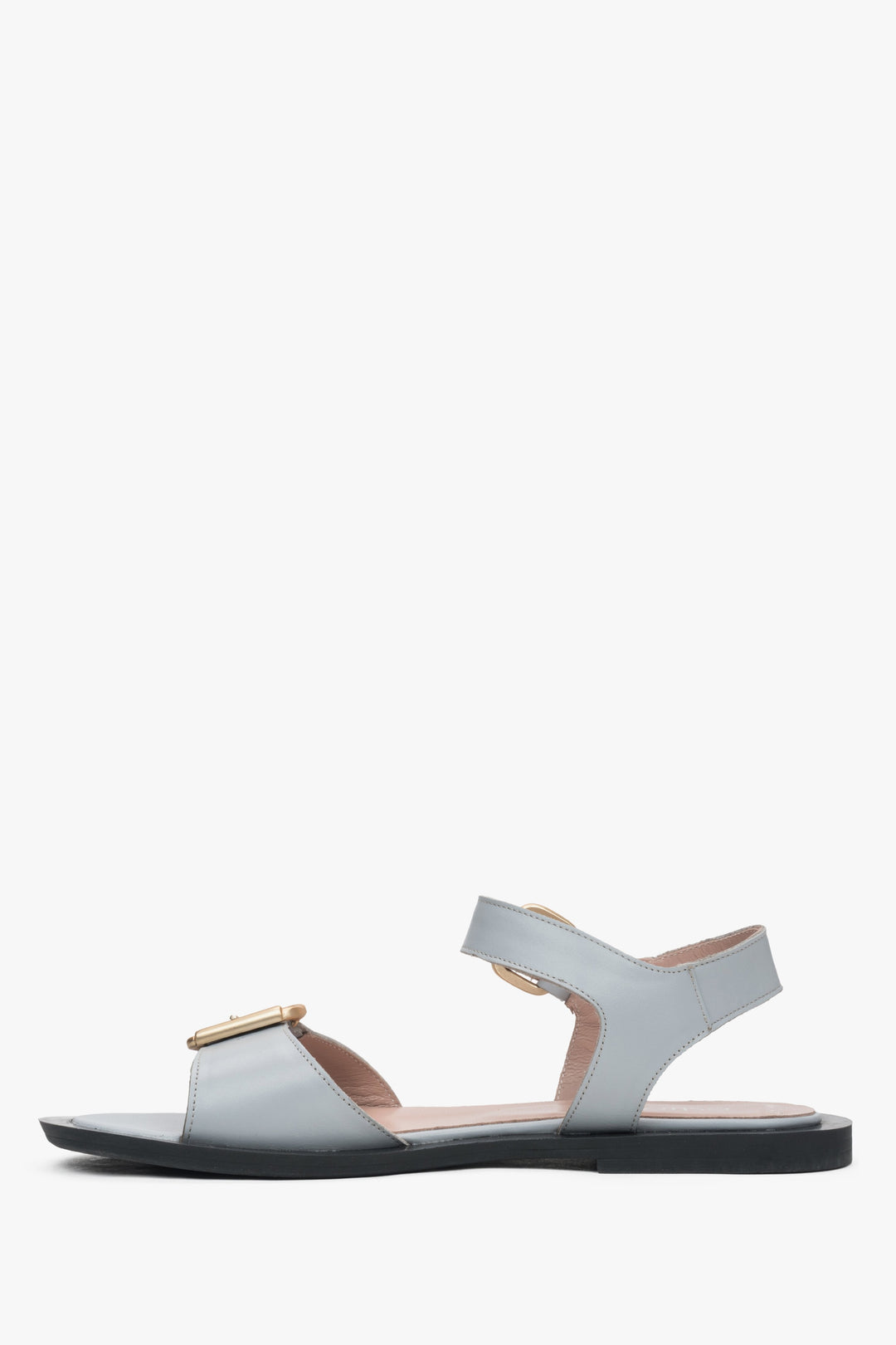 Bequeme Damen-Sandalen von Estro in Hellblau, aus Leder gefertigt und mit flachem Absatz – perfekt für den Alltag.