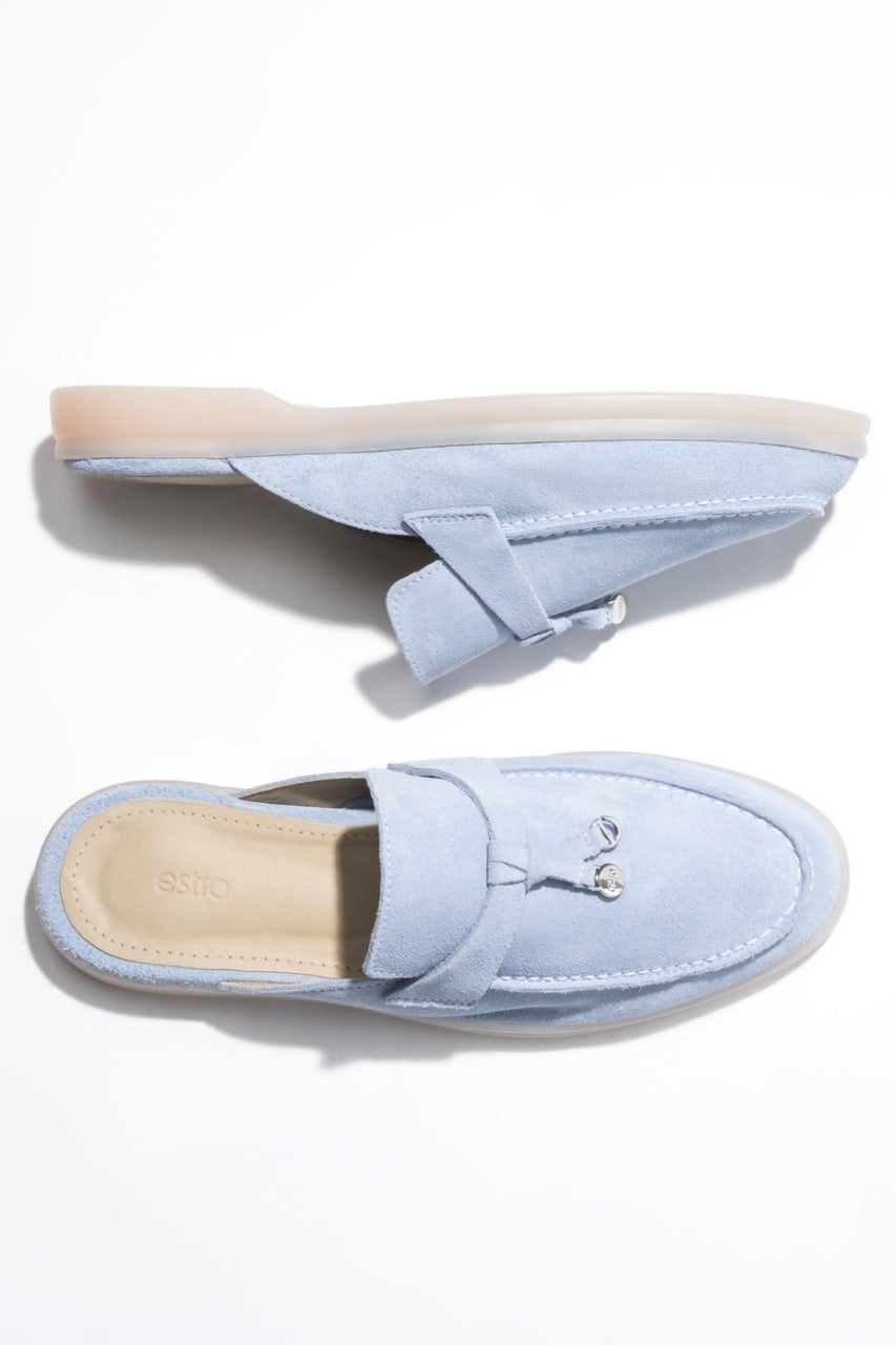 Hellblaue Damen-Mules aus weichem italienischem Velours von Estro.