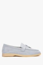 Hellblaue Velours Mokassins für Damen mit Zierquaste Estro ER00117272.
