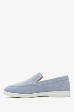 Blaue Damen-Wildleder-Mokassins von Estro – Schuhprofil.