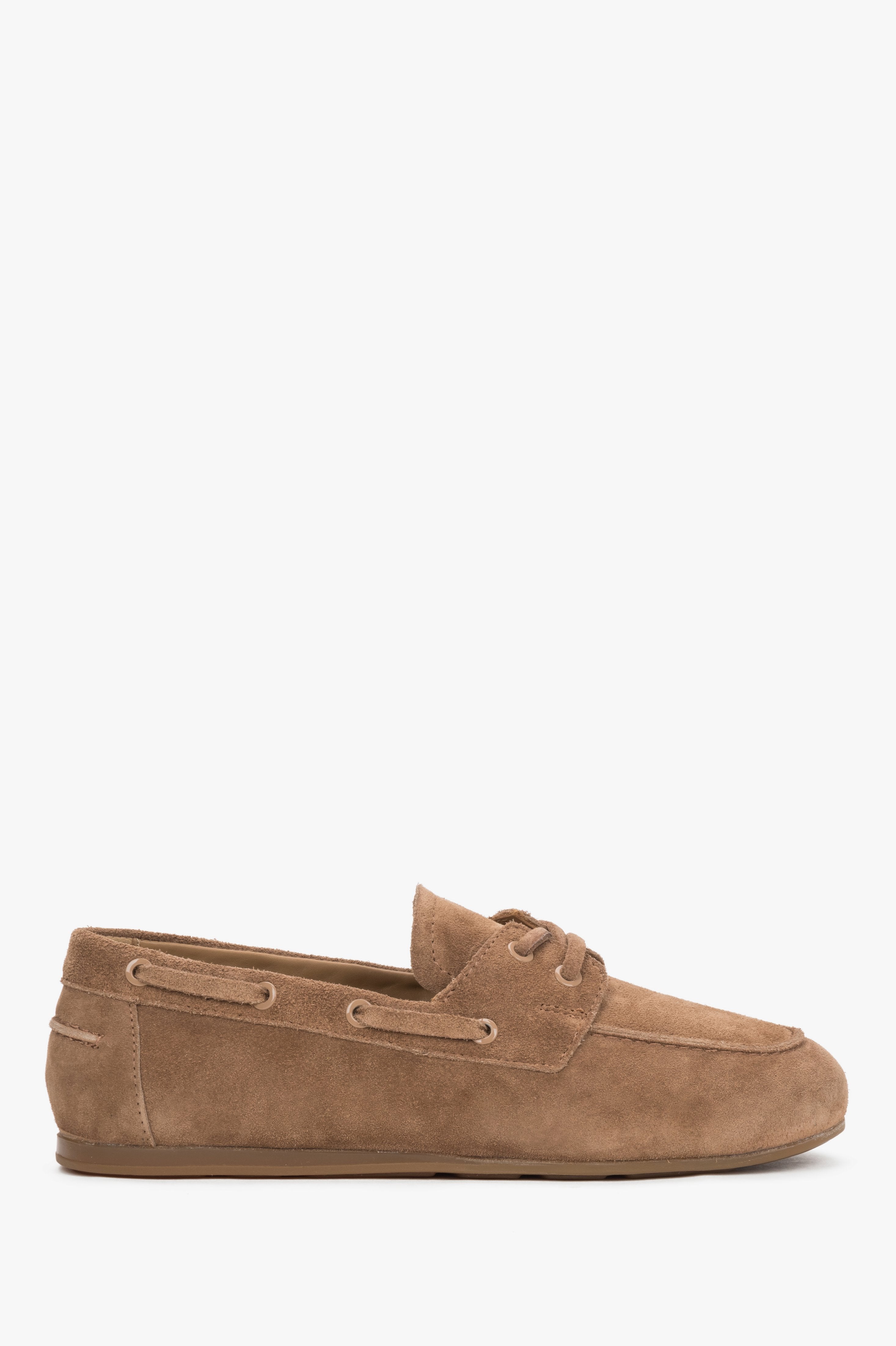 Hellbraune Damen-Loafer aus italienischem Premium-Veloursleder in Seitenansicht
