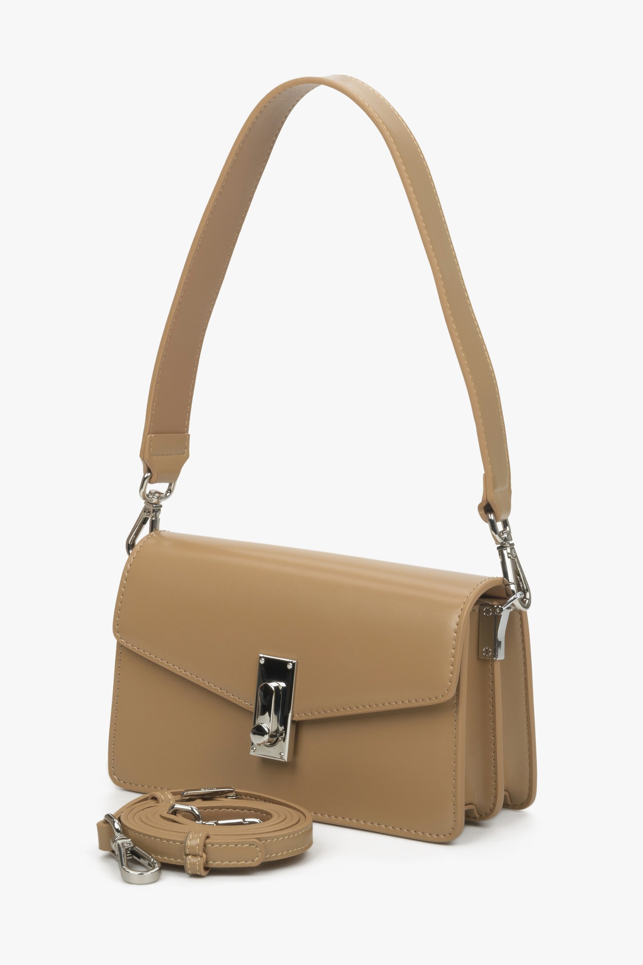 Hellbraune Damen-Schultertasche aus Leder.
