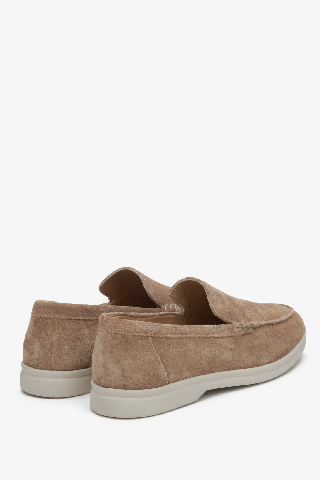 Velours-Loafer hellbraun – Rückansicht.