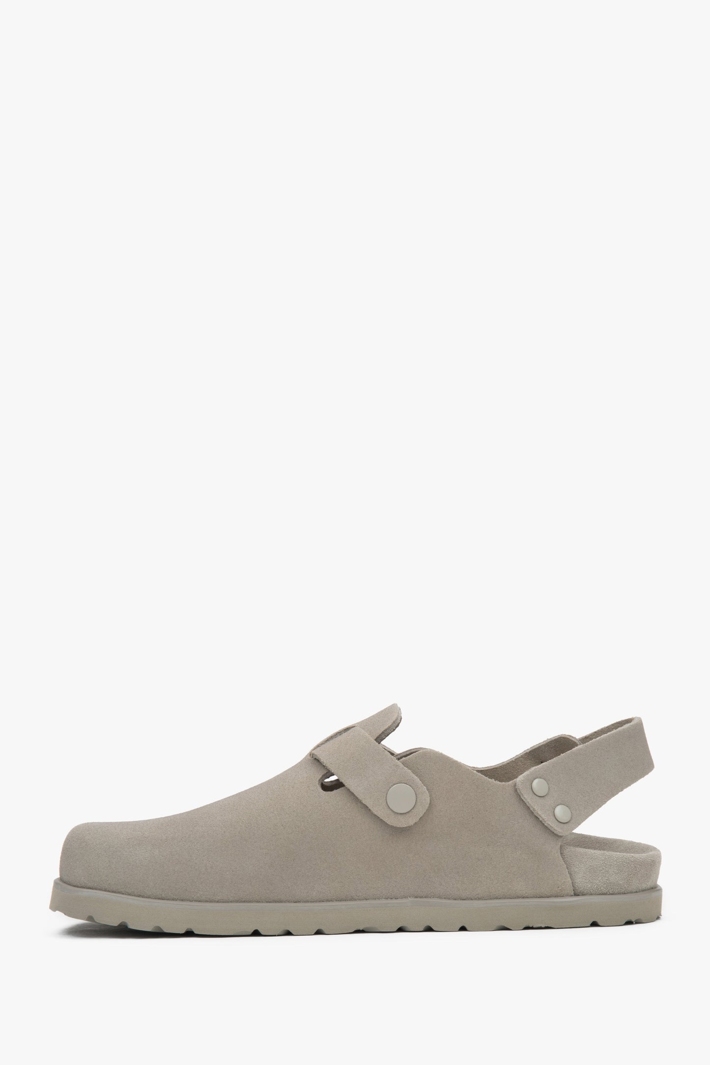 Damen-Clogsandalen von Estro aus hellgrauem Velours.