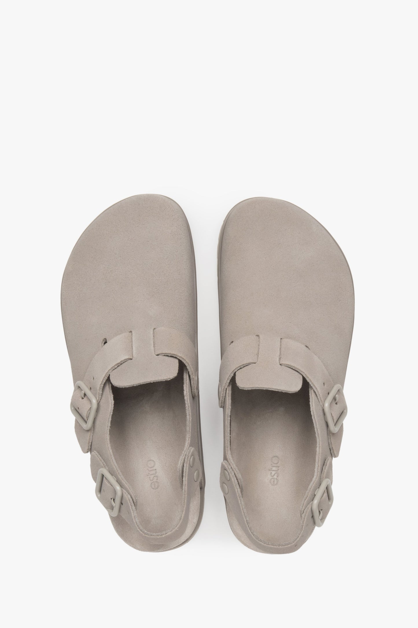 Damen-Clogs aus hellgrauem Velours von Estro – Ansicht von oben.