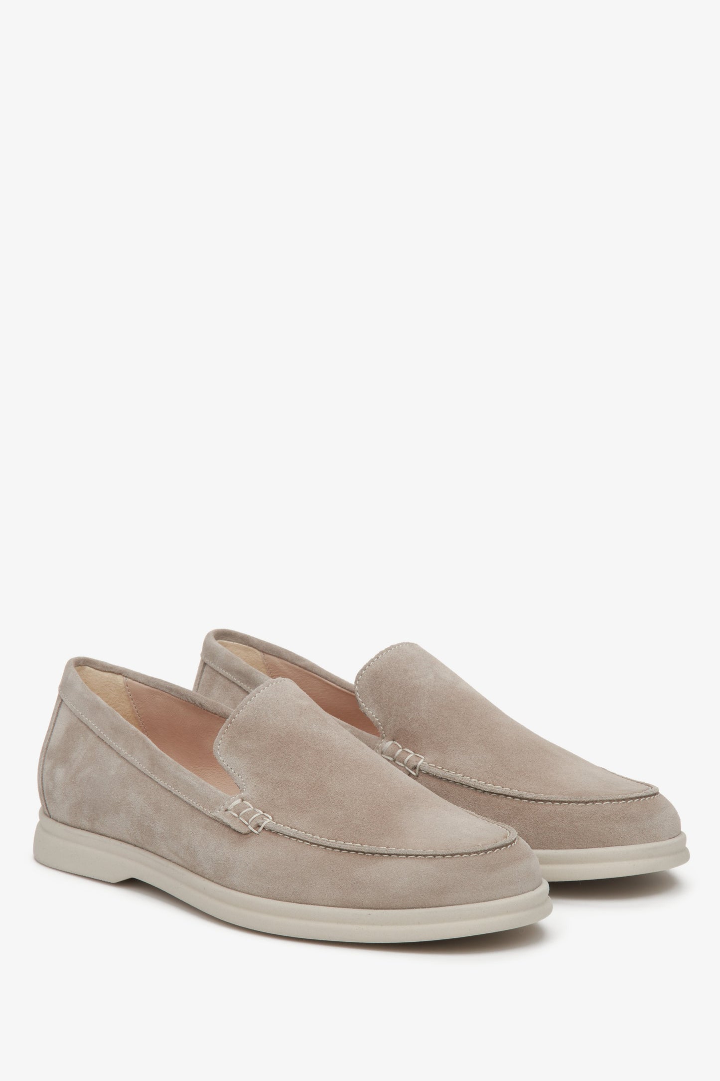Beige Frühlingsslipper für Herren aus natürlichem Samt von Estro.
