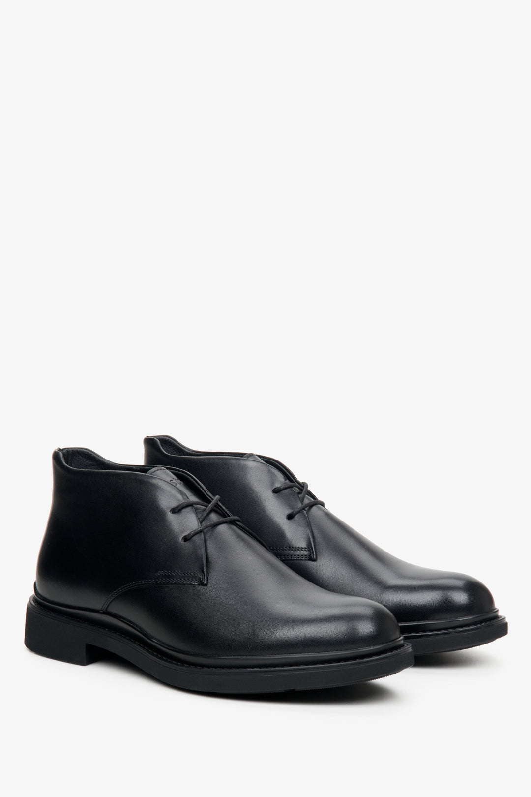 Schwarze Herren-Lederstiefeletten mit kurzer Schnürung von Estro.
