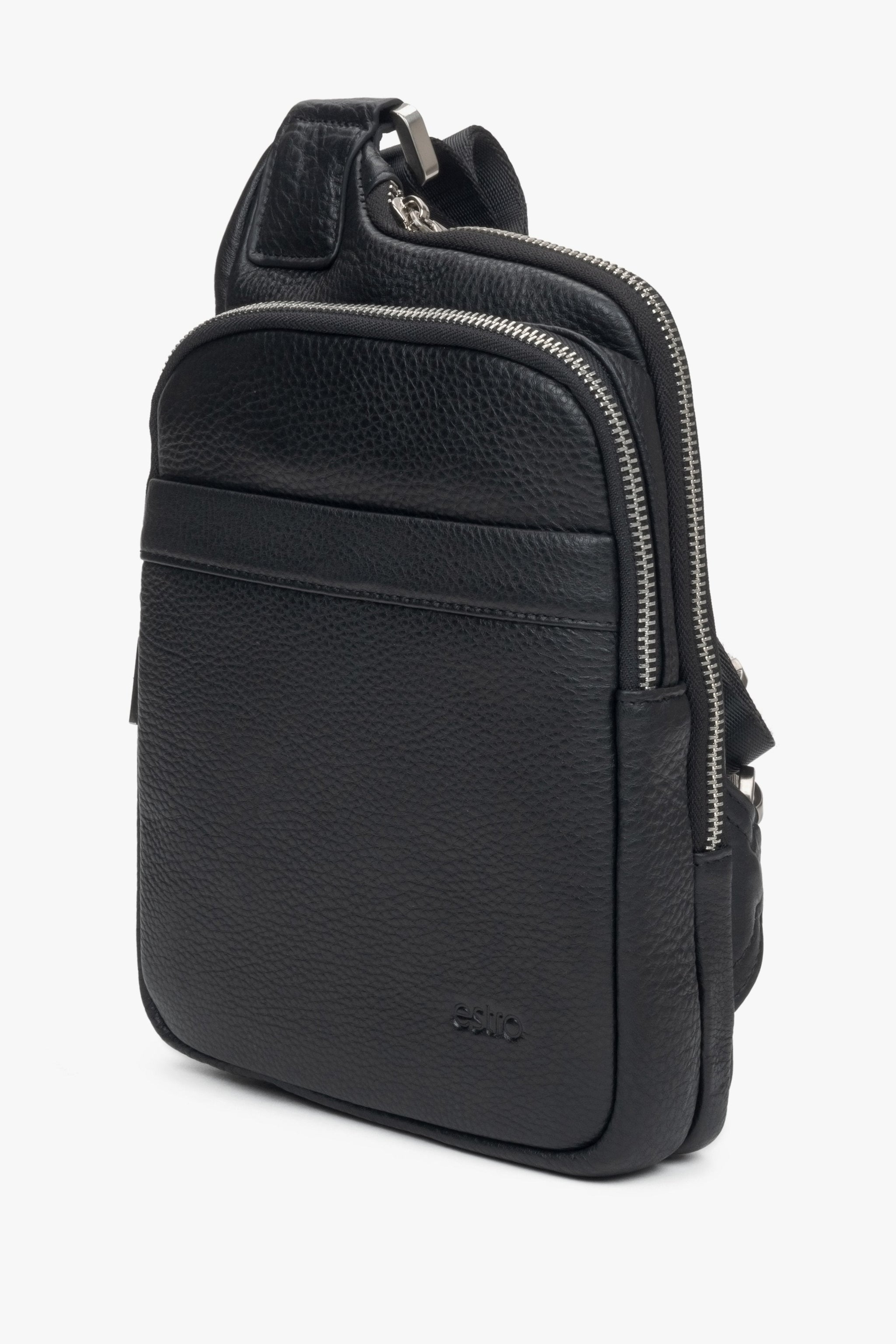 Herren-Schultertasche in Schwarz, aus hochwertigem echtem Leder mit verstellbarem Riemen von Estro.
