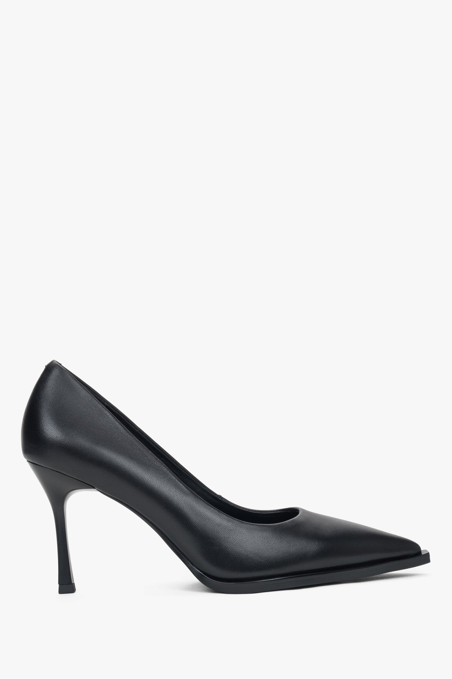 Elegante Damen-Pumps aus dunkelbraunem Echtleder in spitzer Form Estro ER00115740.
