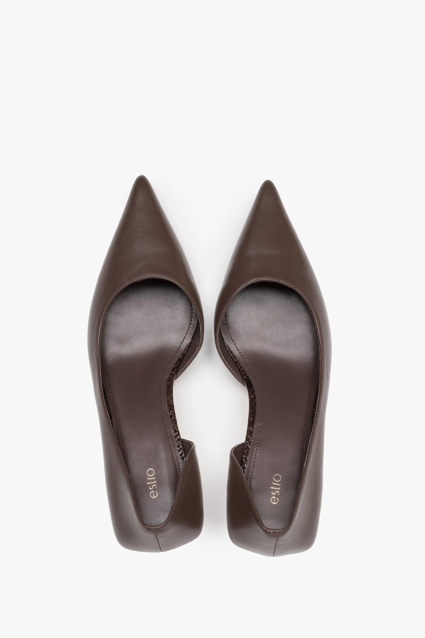 Braune Lederschuhe von Estro, die sich perfekt zu Business- oder Freizeitoutfits kombinieren lassen.