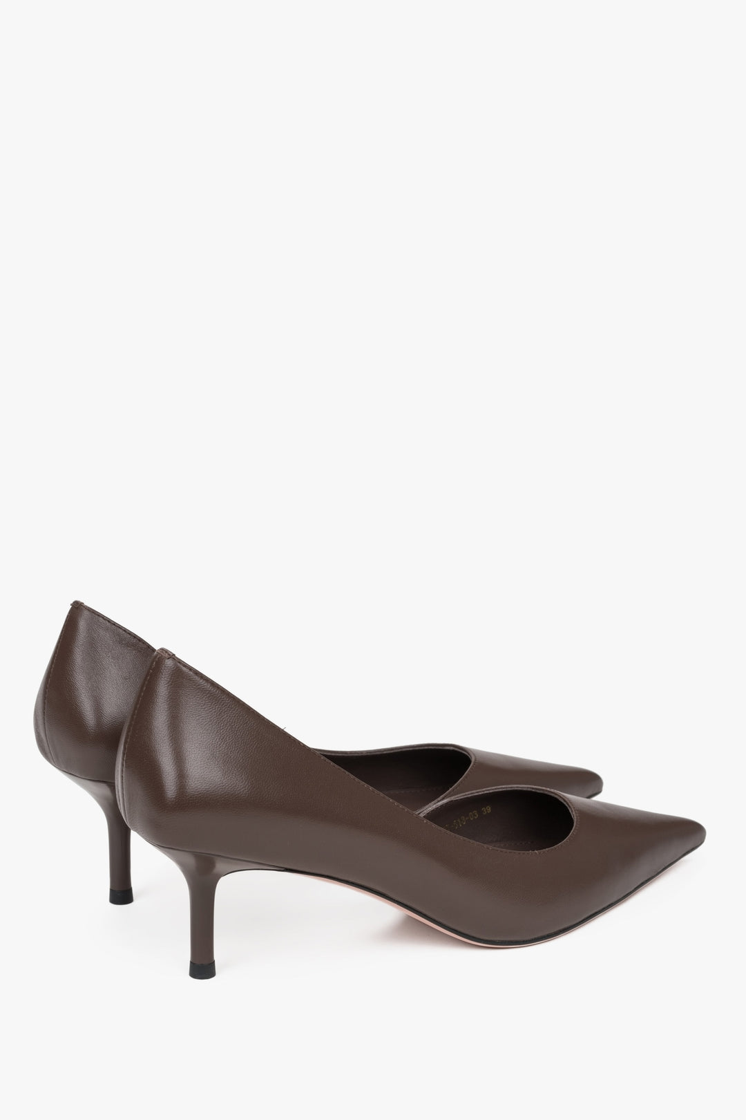 Aus echtem Leder gefertigt, bieten diese klassischen Damenschuhe einen edlen Look mit dezenter Absatzhöhe.