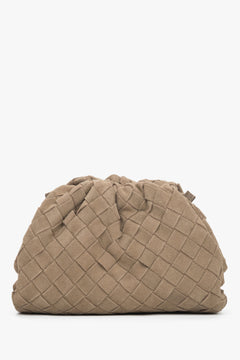 Stilvolle beige Beuteltasche aus echtem Wildleder für Damen.