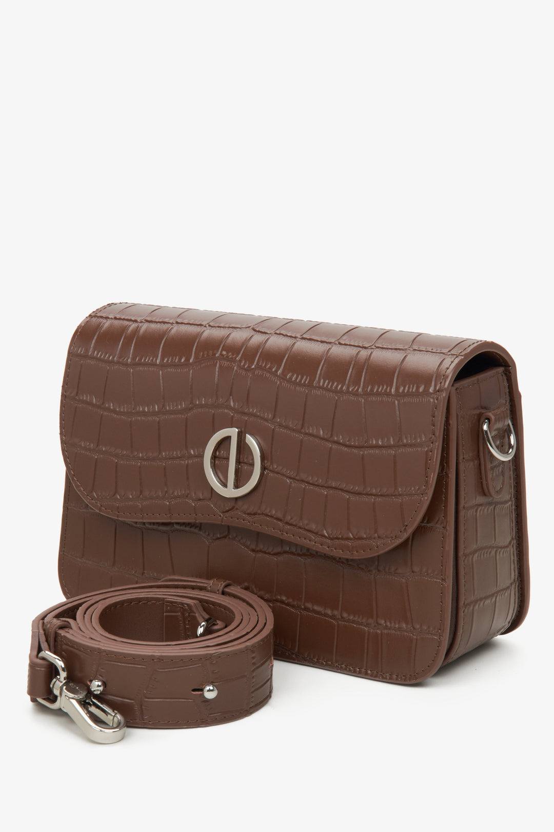 Braune Damen-Lederhandtasche mit Prägung.