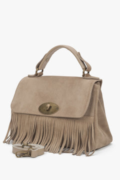 Kleine braune Damen-Handtasche von Estro aus echtem Velours mit Fransen.