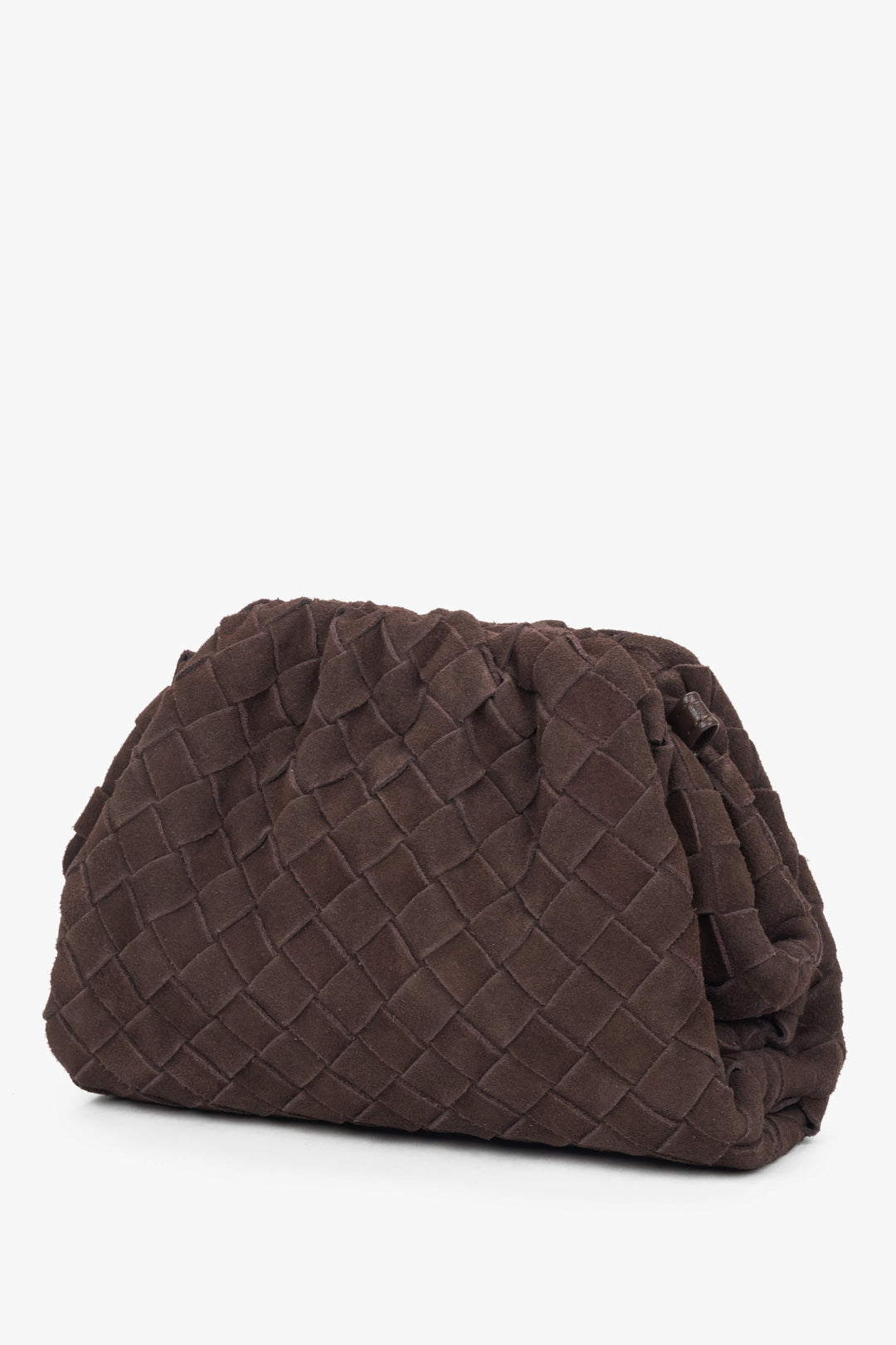 Stilvolle dunkelbraune Beuteltasche aus echtem Wildleder für elegante Alltags-Looks.