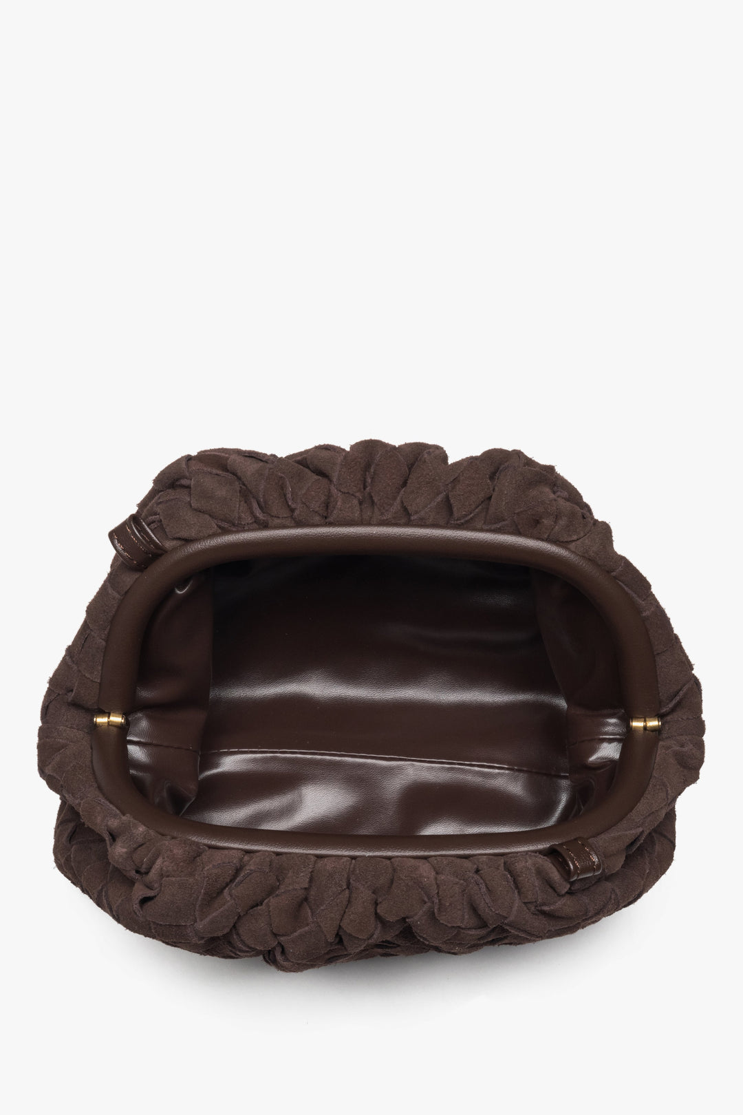 Kompakte dunkelbraune Schultertasche in Beutelform aus echtem Natur-Velours.