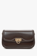 Kleine dunkelbraune Damen-Schultertasche mit edlen goldfarbenen Beschlägen Estro ER00115778.