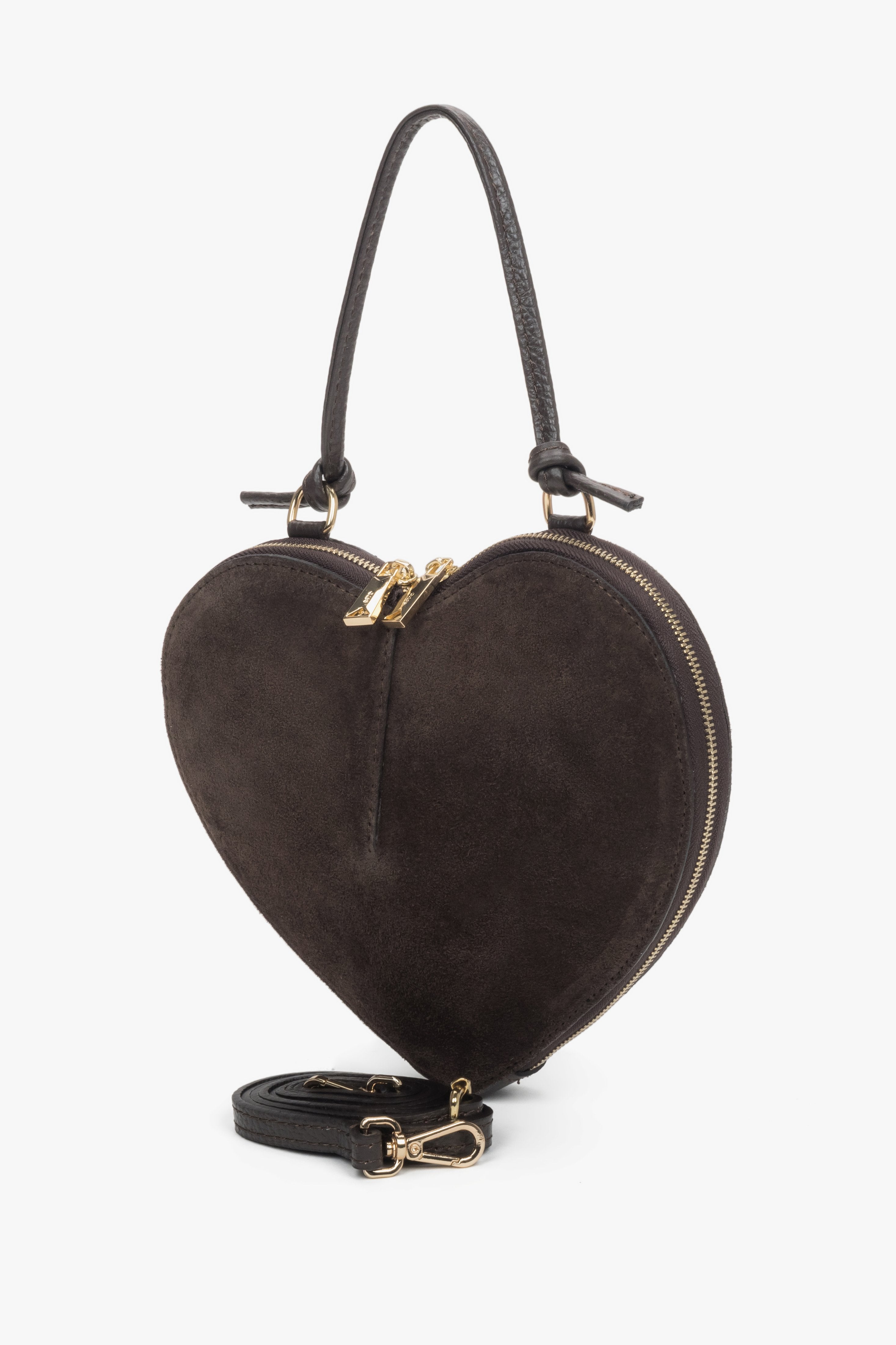 Ansicht der herzförmigen Handtasche mit montiertem langen Schulterriemen für den Crossbody-Look