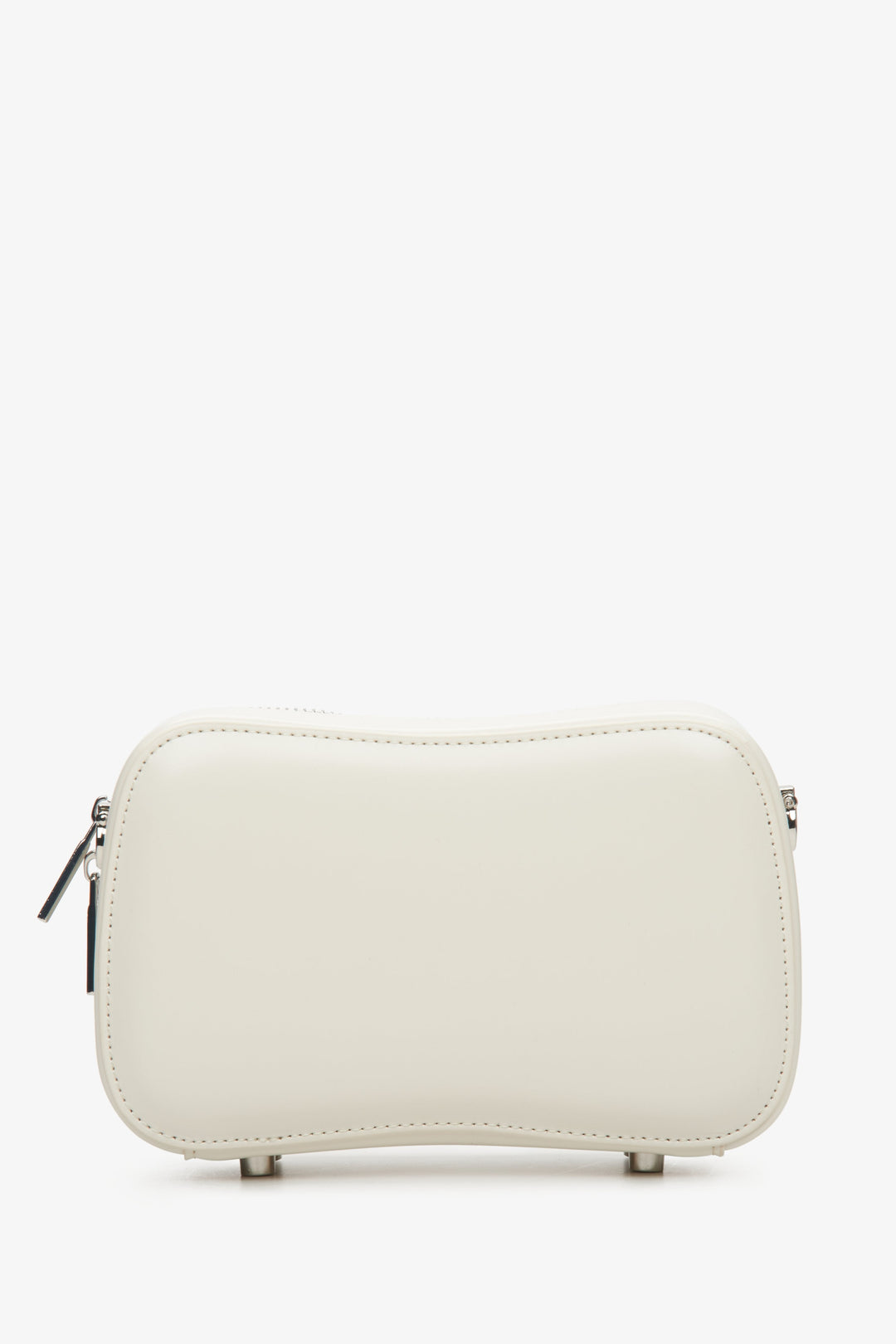 Kleine Damenhandtasche aus echtem hellbeigem Leder von Estro.