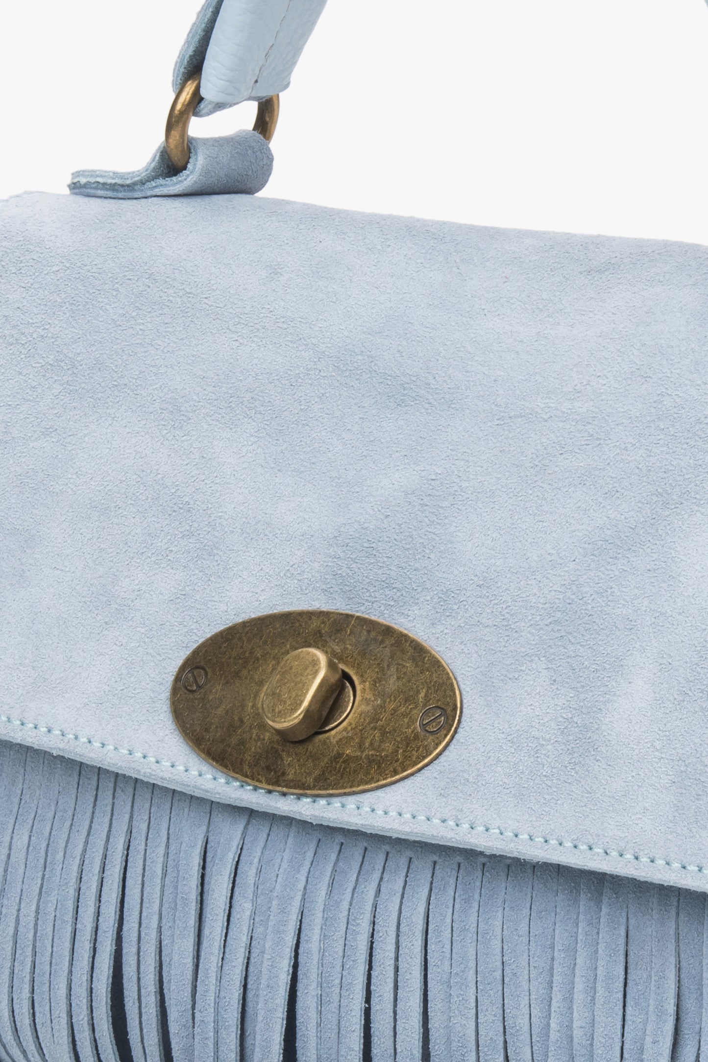 Kleine hellblaue Damen-Handtasche von Estro im Boho-Stil.