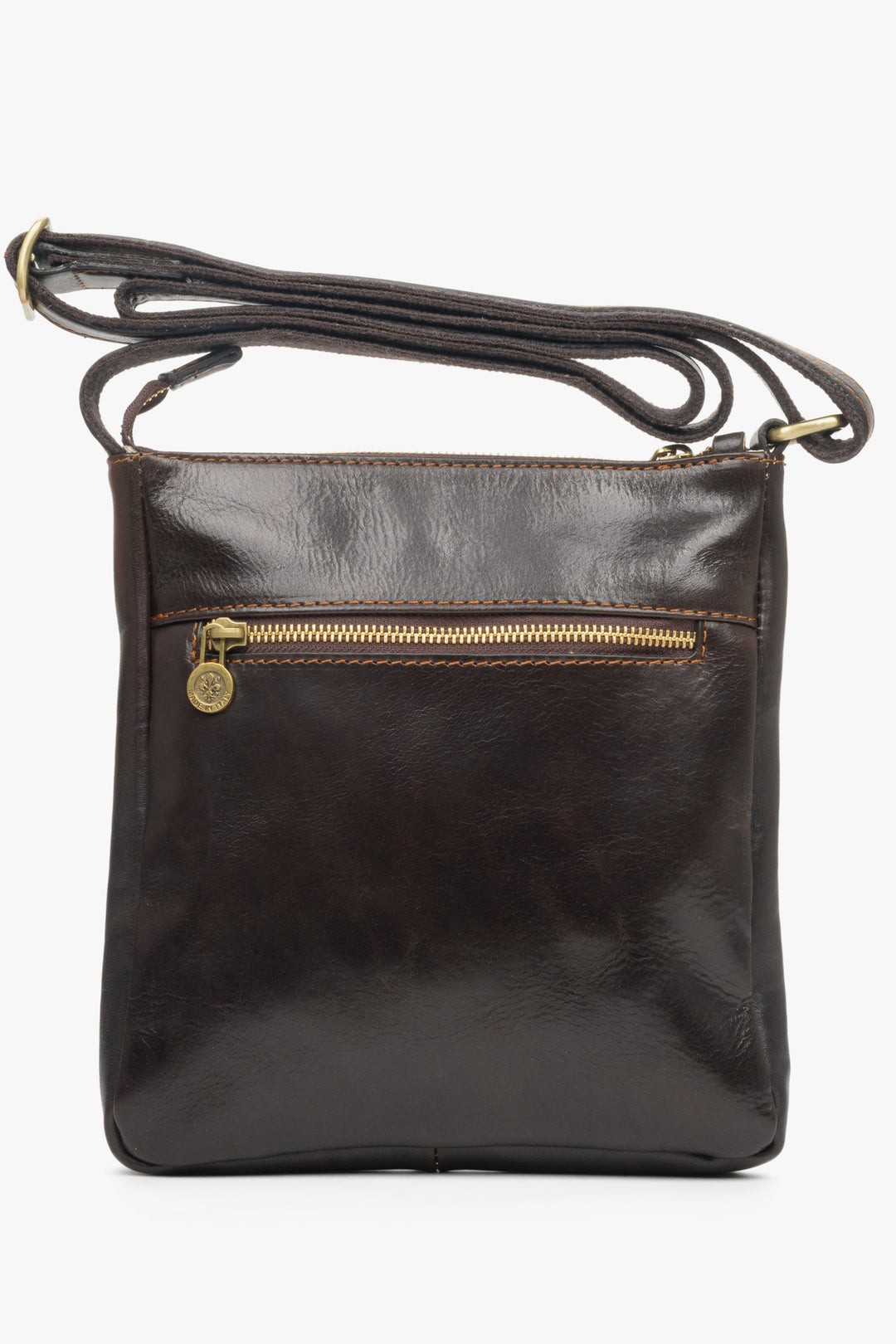Kleine dunkelbraune Herren-Schultertasche, perfekt für den Herbst – Rückansicht.