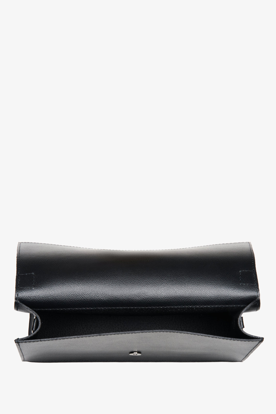 Kleine schwarze Damen-Lederhandtasche von Estro – Innenansicht des Modells.