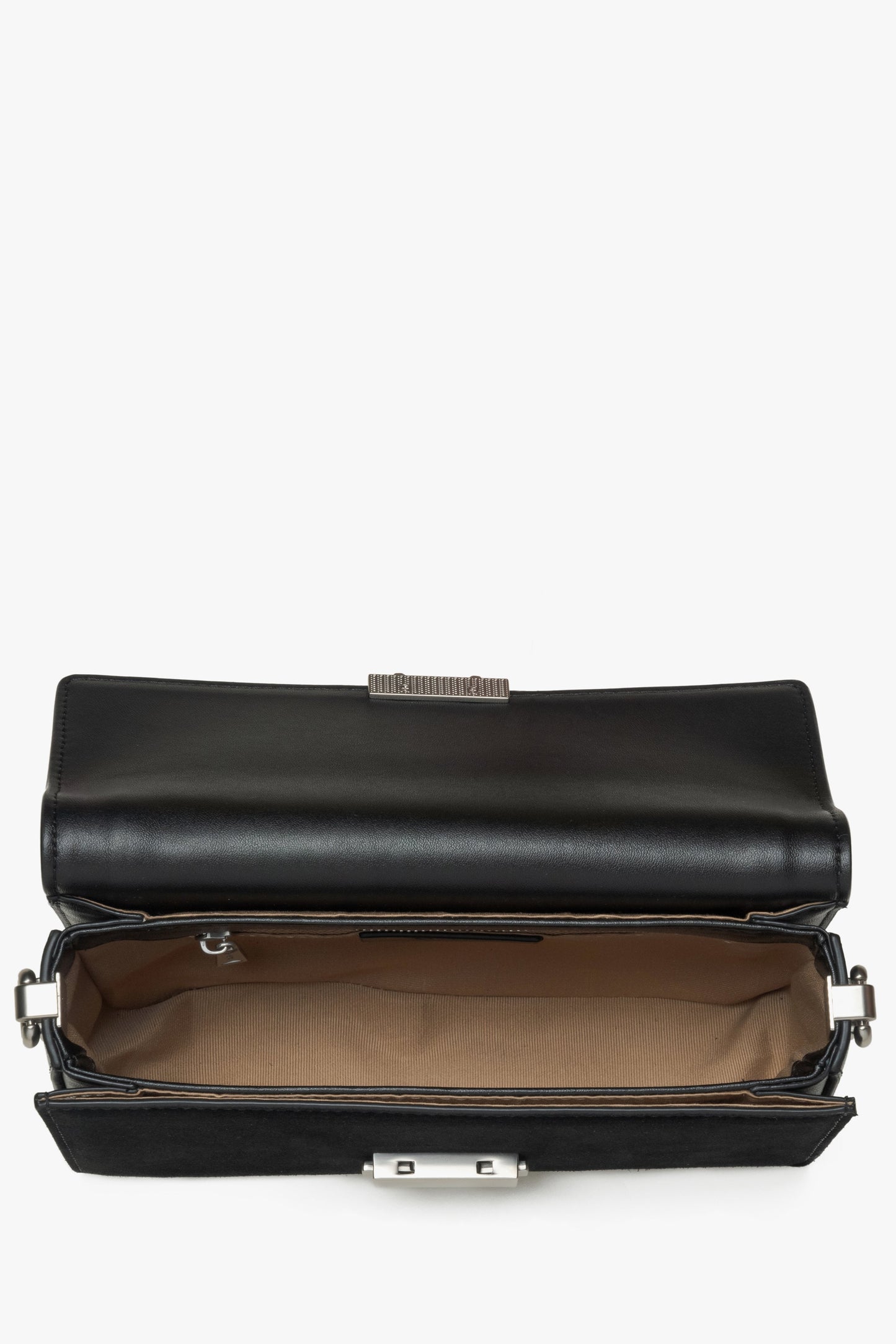 Schwarze Damenhandtasche von Estro aus echtem Leder und Velours – Nahaufnahme des Innenraums des Modells.