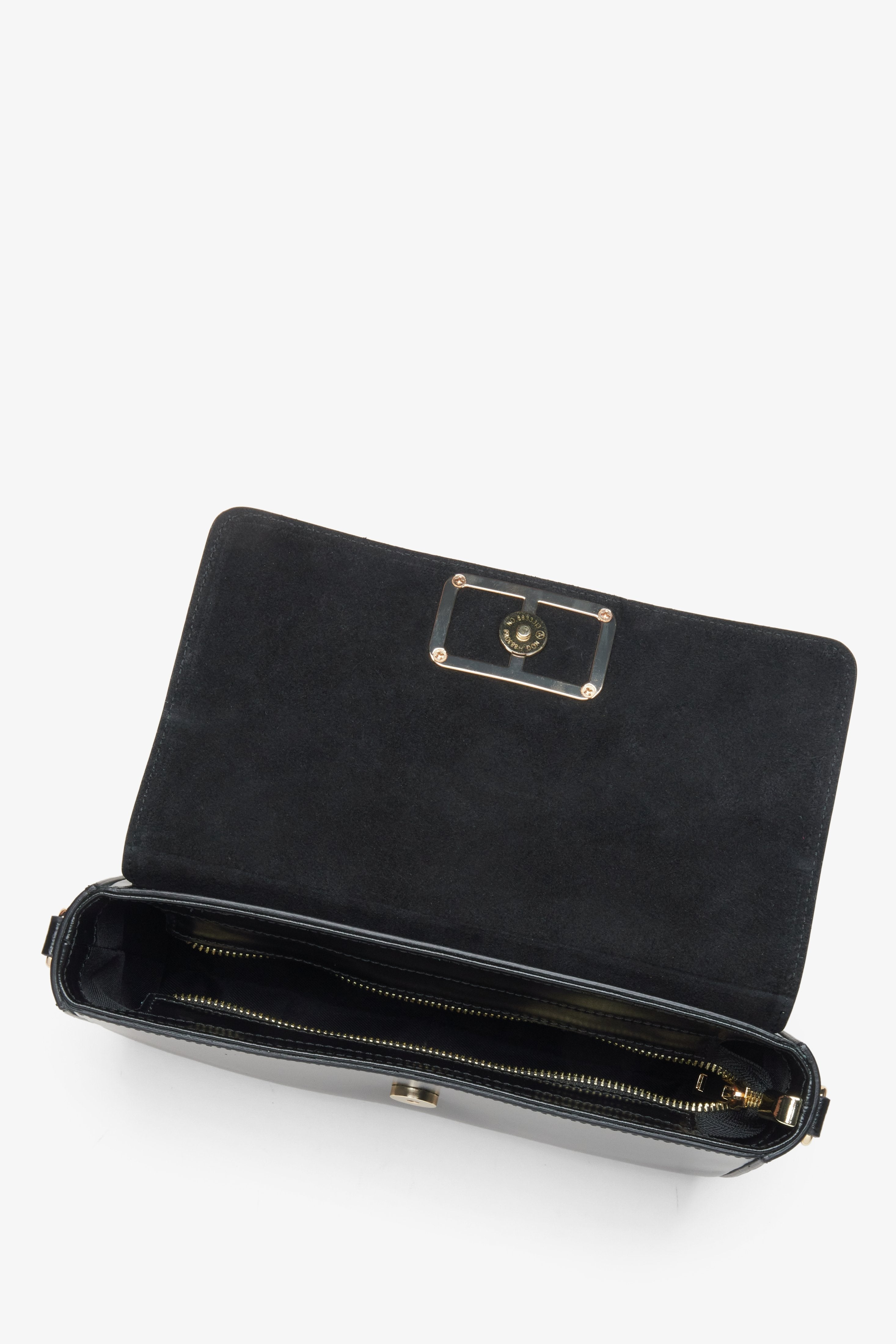 Kleine schwarze Damenhandtasche im Baguette-Stil entworfen.