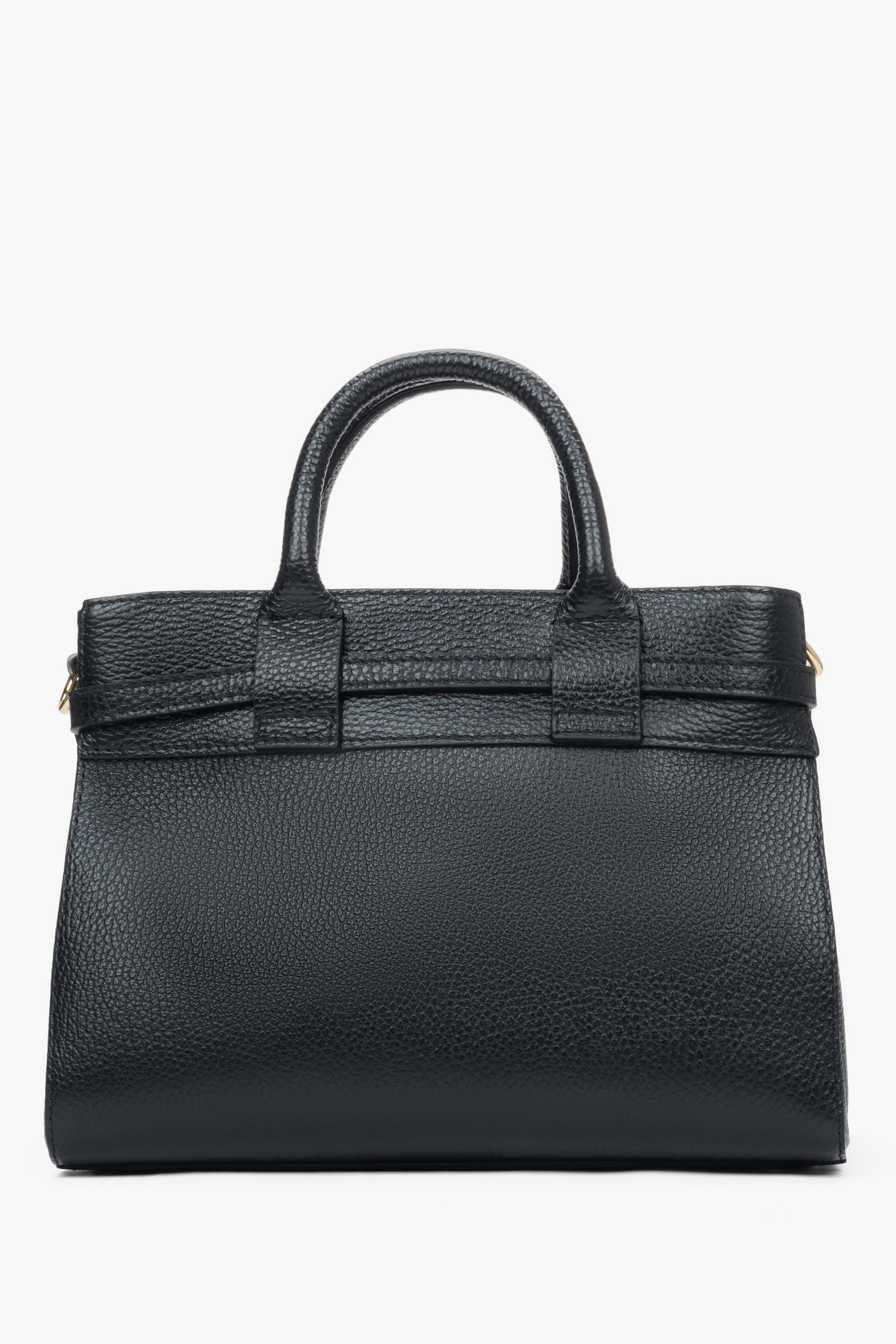 Rückansicht der kleinen schwarzen Damen-Henkeltasche aus italienischem Leder.