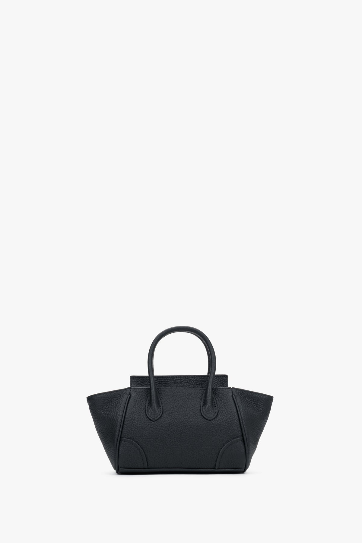 Rückansicht der kompakten schwarzen Damen-Koffertasche zur Veranschaulichung der Zierschnürungen