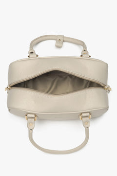 Damen-Tote-Tasche aus beige italienischem Leder – klein, elegant, Estro – Innenansicht der Tasche.