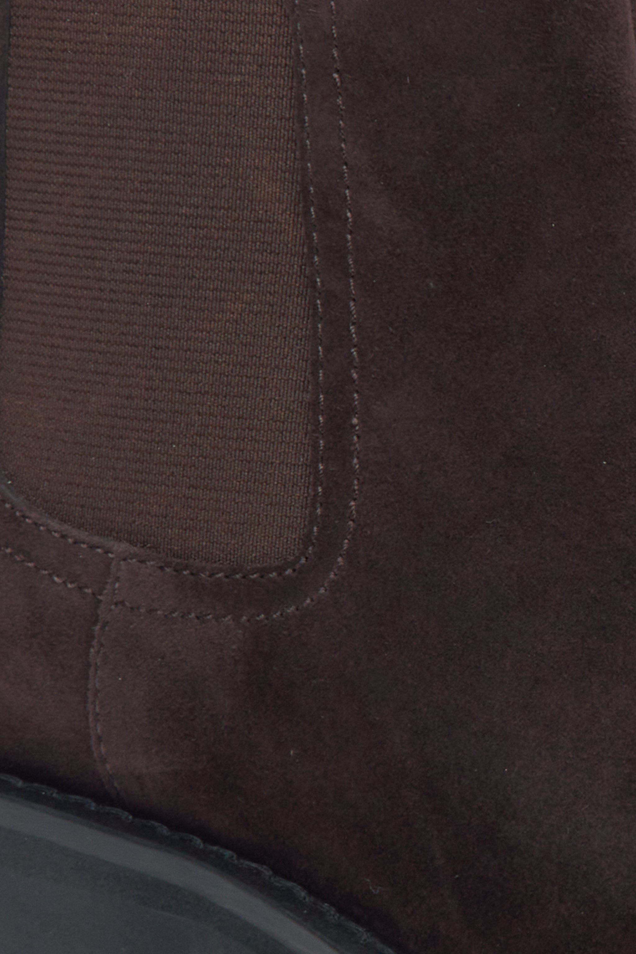 Estro Women’s Low Chelsea Boots in Dark Brown, crafted from genuine velour – detailed view.