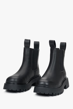 Schwarze Low-Top-Chelsea-Boots für Damen aus Leder, entworfen von Estro.