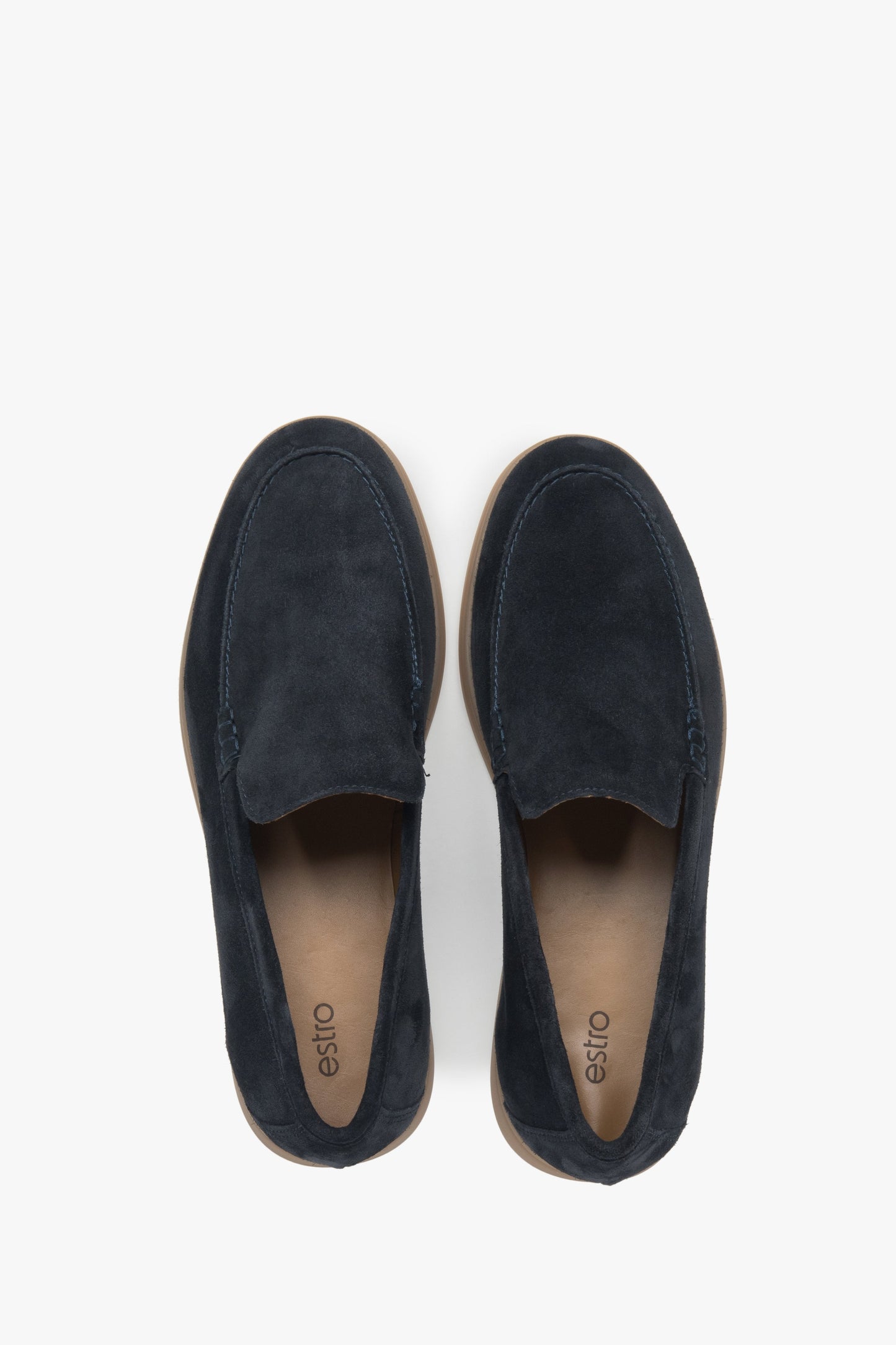 Die ideale Ergänzung für Ihre Frühlings- und Herbstgarderobe: marineblaue Loafer von Estro. Estro ER00117031