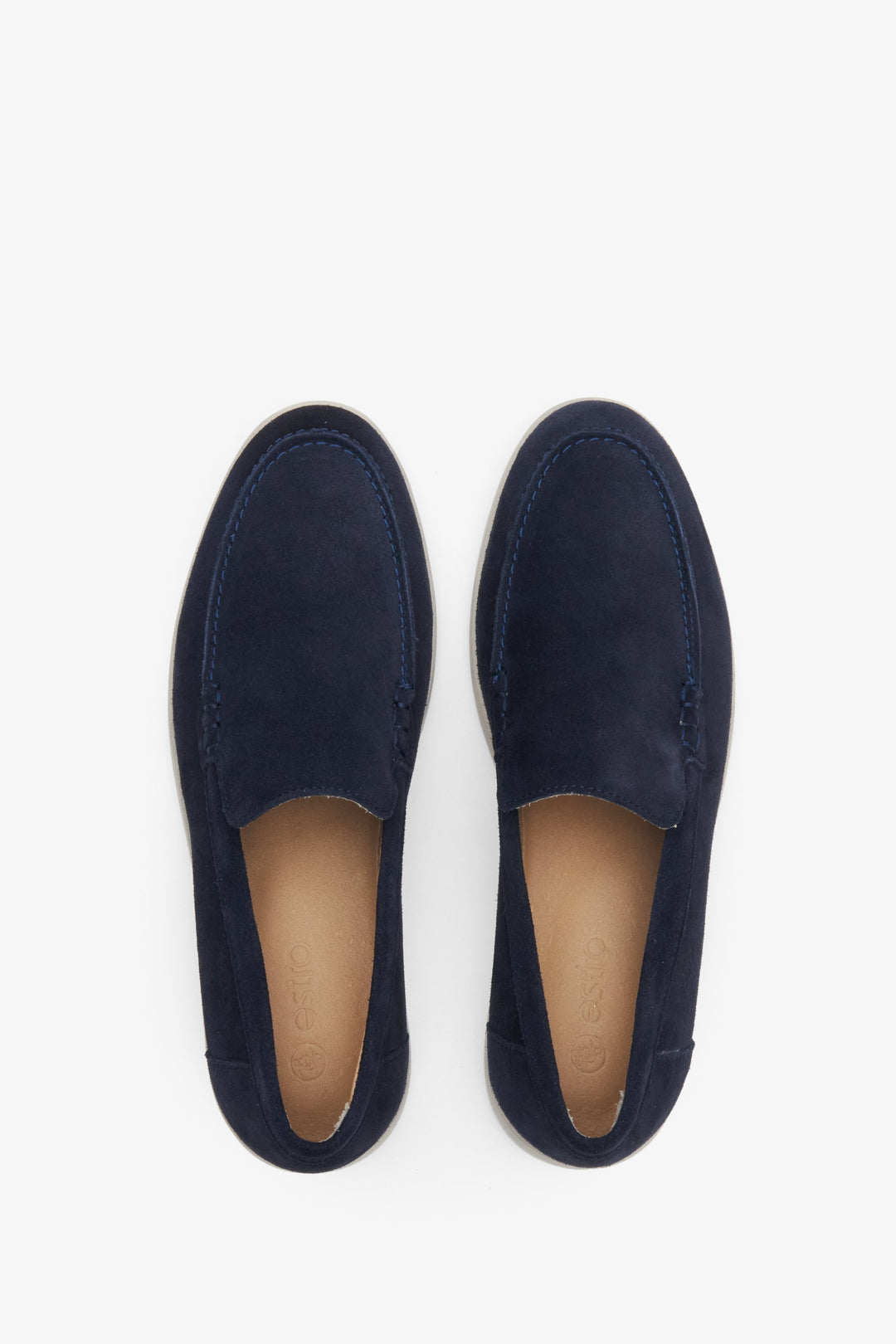 Marineblaue Damen-Mokassins aus Veloursleder.
