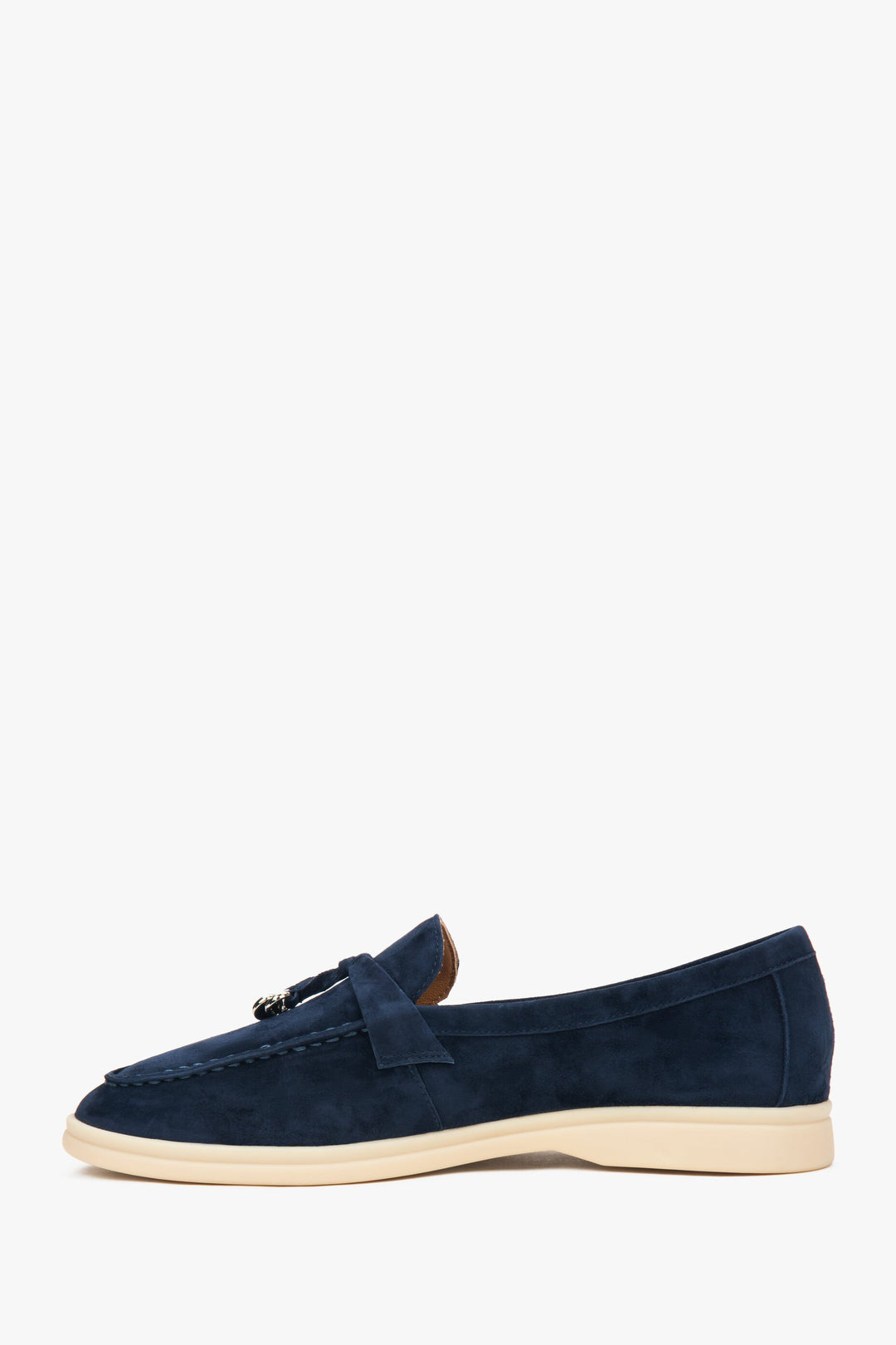 Estro Damen-Slipper aus marineblauem Veloursleder – Seitenansicht des Schuhs.