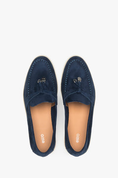 Estro Damen-Slipper aus marineblauem Samt – Draufsicht.