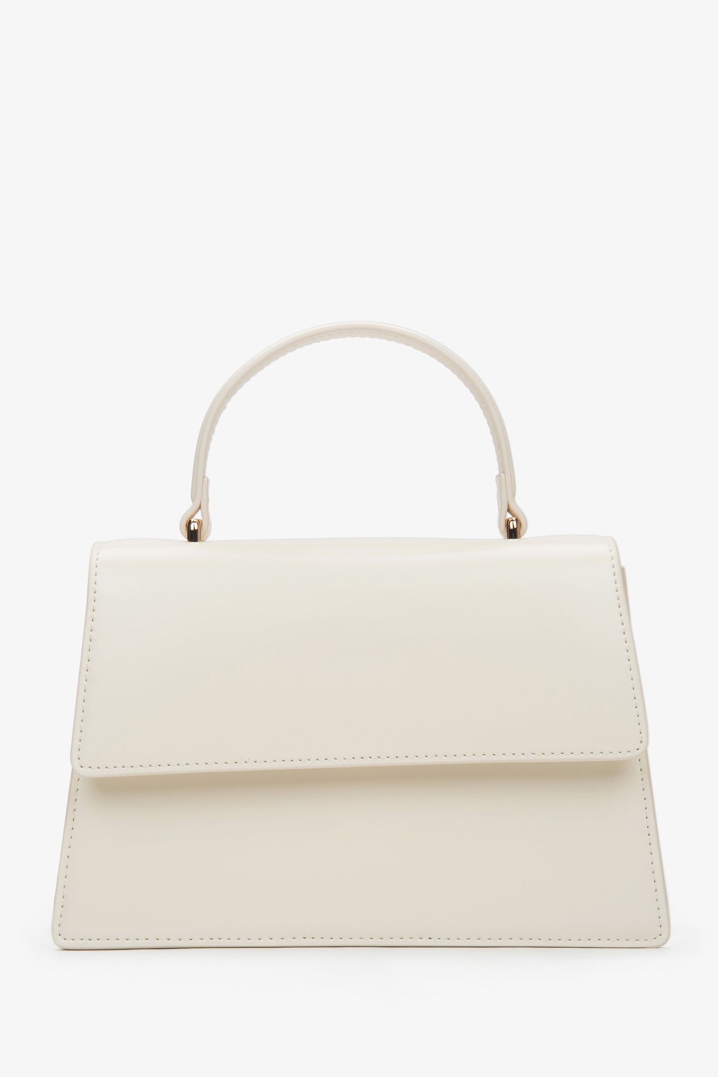 Milchbeige Leder-Henkeltasche von Estro in der leichten Seitenansicht.