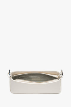 Milchbeige Damen-Schultertasche aus Leder von oben mit Reißverschluss