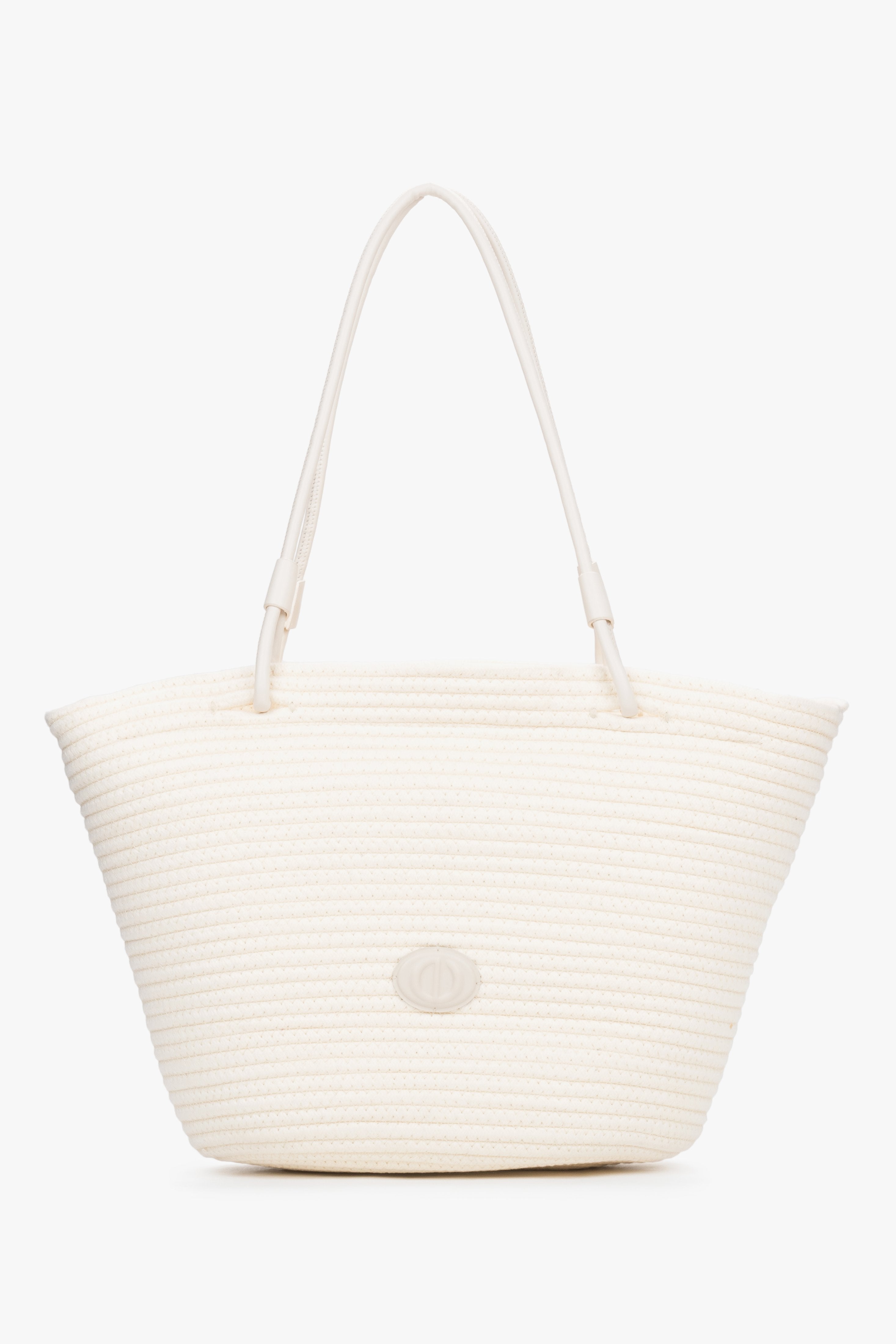 Frontansicht der milchbeigen Damen-Shopper-Tasche auf weißen Hintergrund