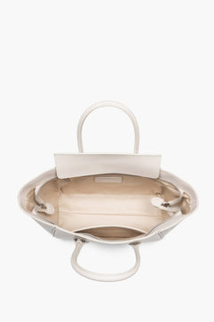 Damen-Tote-Bag in Milchbeige aus glattem Leder von oben gesehen